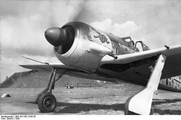 新作国産フォッケウルフ『Fw-190 BUTCHER BIRD ARF FOCKE WULF ドイツ 戦闘機 飛行機 未組立』現状品 H-1225 おもちゃ ホビー 組立キット（エンジン）